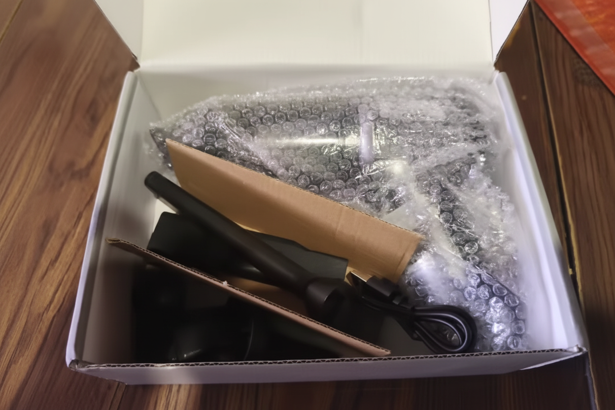 Imagen mejorada del aspirador con mango beige