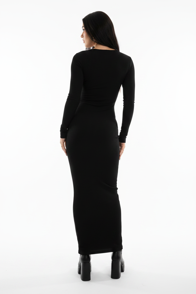 Vestido negro - pose original espaldas